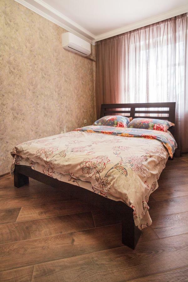 Apartment In Deribasovskay Street 20 Odessa Exteriör bild